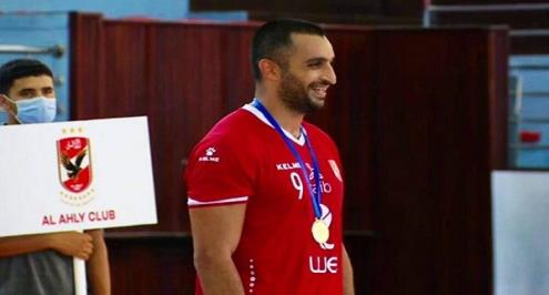 كرة يد.. إسلام حسن مودعا الجماهير: فصلي انتهى أما قصة الأهلي مستمرة إلى الأبد